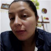 Profesora de sociales imparte clases a todas las edades